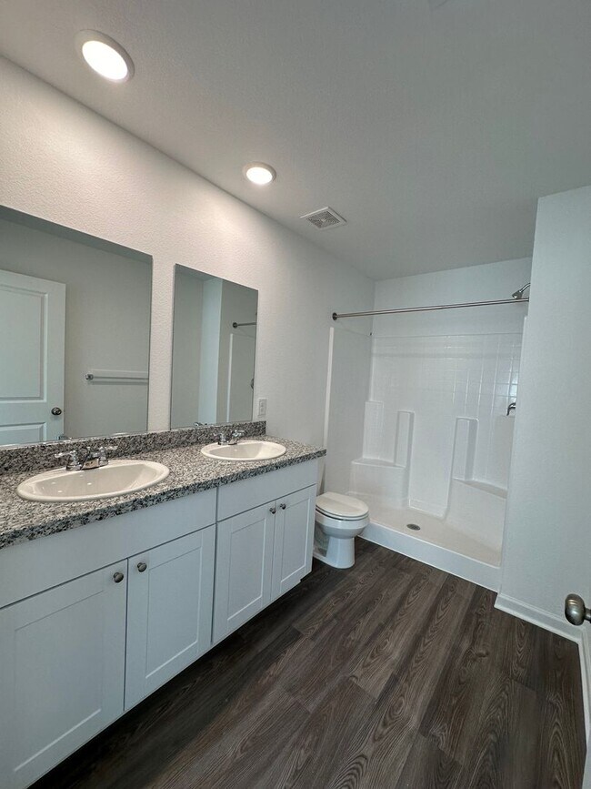 Building Photo - Beautiful 2024 Build 3 Bedroom Home- Move In Special! $800 off 1st Month's Rent. $300 off 2nd and...