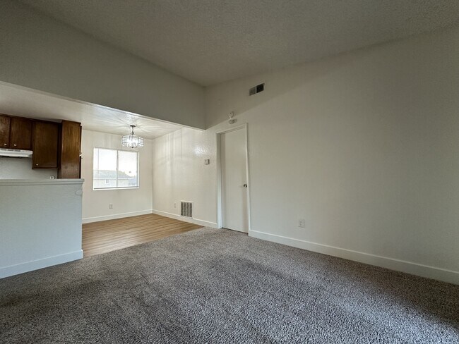 Building Photo - 3706 Lytle Creek Loop