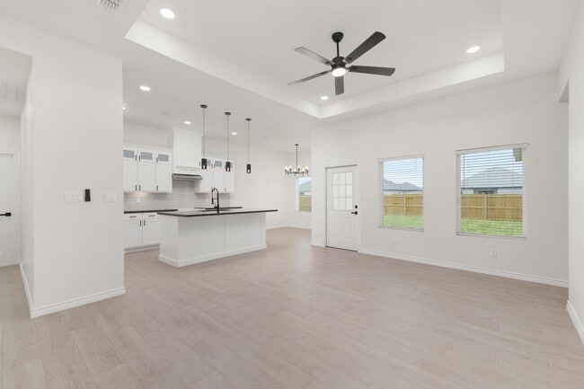 Building Photo - 204 Faith Dr