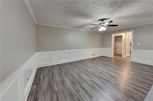 Building Photo - 3940 Camrose Pl