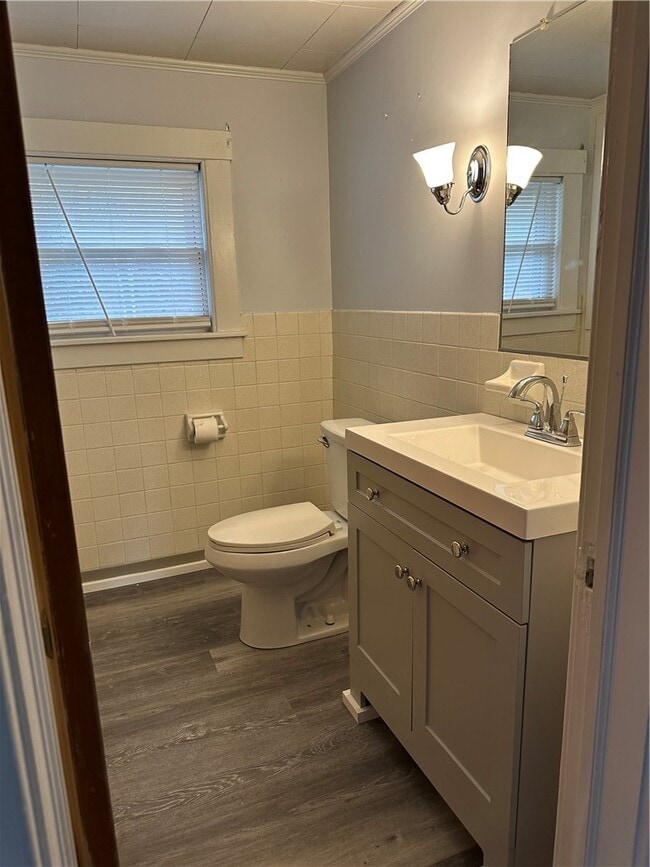 Building Photo - 402 W High St