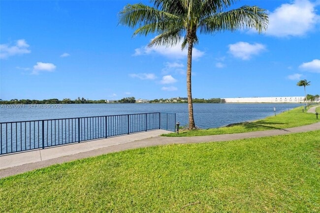 Building Photo - 15545 Miami Lakeway N