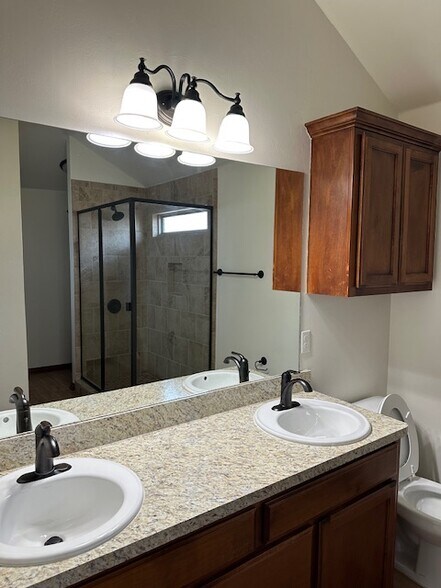 Building Photo - 925 Heather Ln