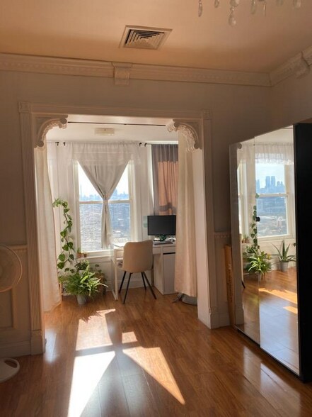 Building Photo - 1012 Palisade Ave