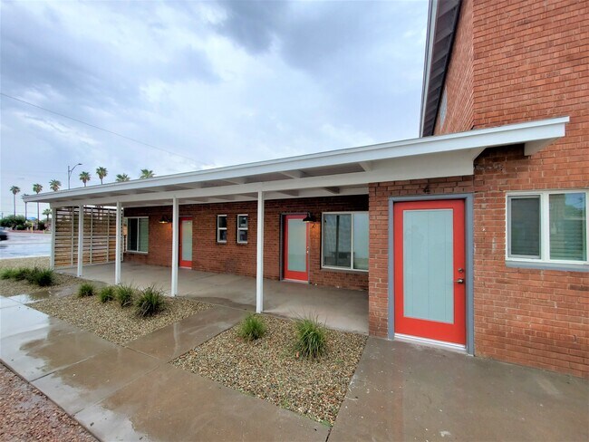 Building Photo - 1538 W McDowell Rd