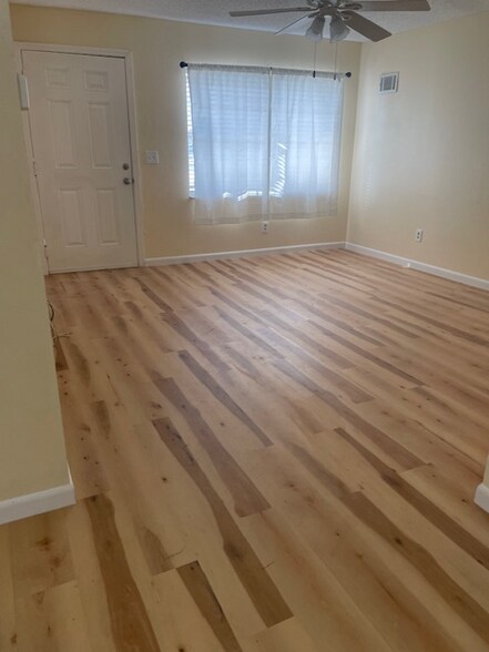 Building Photo - 1185 Bonnymede Dr