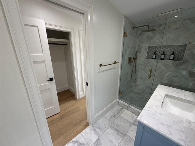 Building Photo - 7 Dearborn St