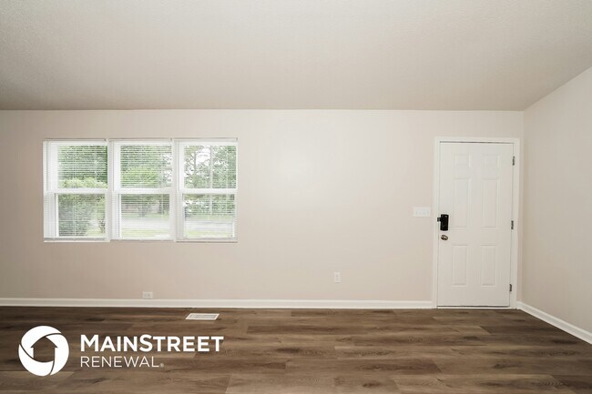Building Photo - 4852 Shady View Dr
