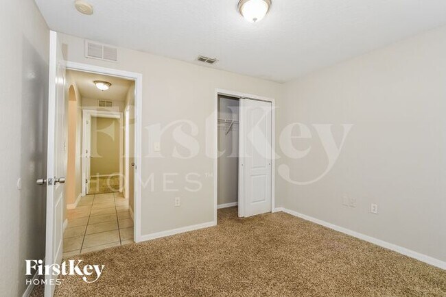 Building Photo - 2657 Bentley Dr