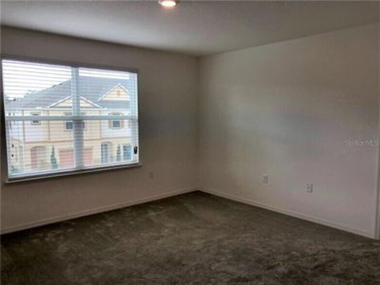 Building Photo - 3847 Exeter Ln