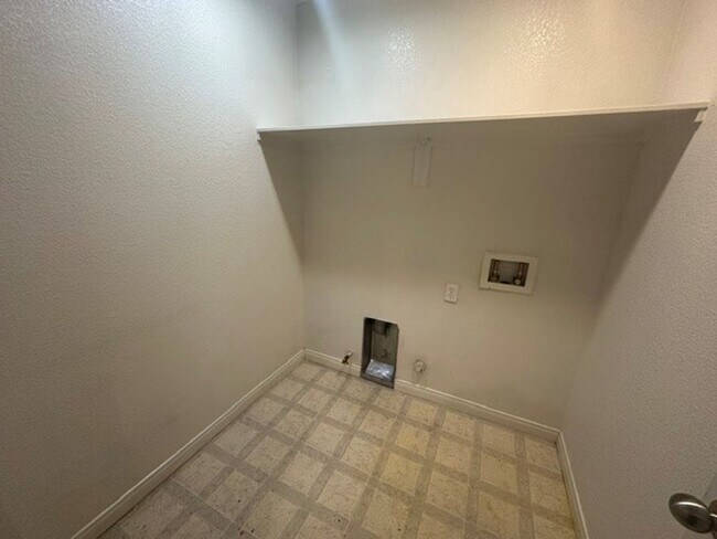 Building Photo - 5413 Coastal Wind St