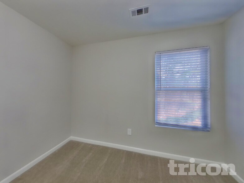 Building Photo - 2037 St Augustine Pl