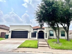 Building Photo - 3811 Sandcliff Dr