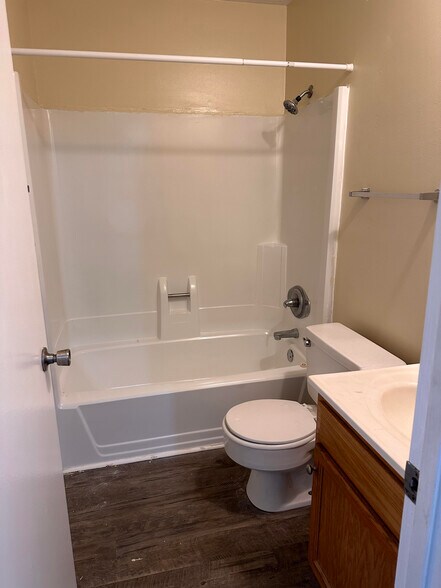 Building Photo - 741 Ridgeview Dr