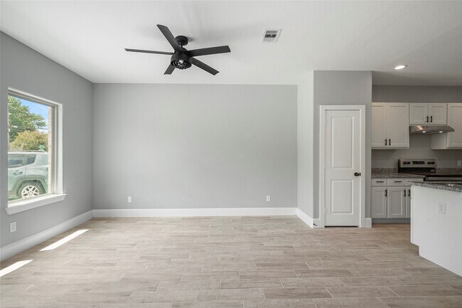 Building Photo - 4205 Elmwood St