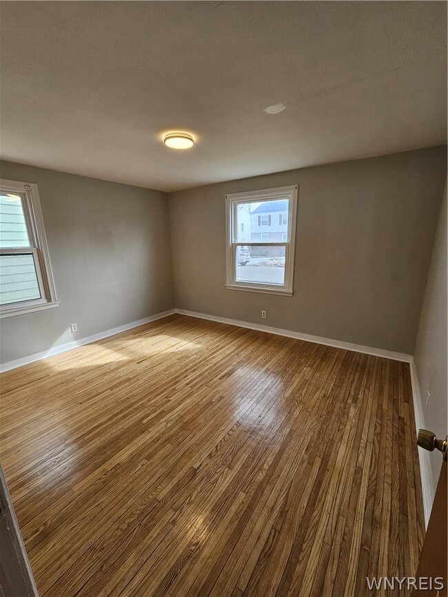 Building Photo - 42 Layton Ave