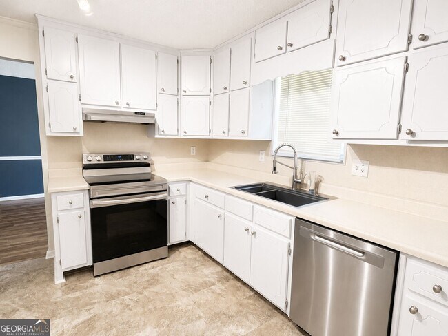 Building Photo - 157 Davidson Dr
