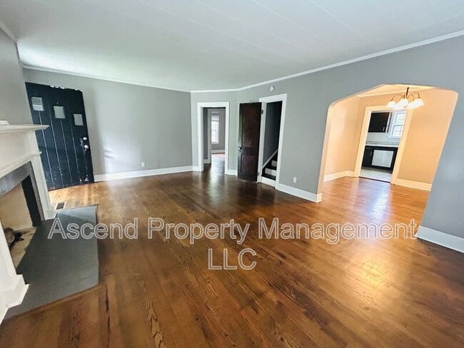 Building Photo - 215 S Moore Rd
