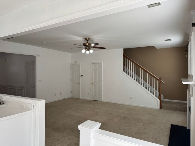 Building Photo - 3BR Townhome in Brentwood