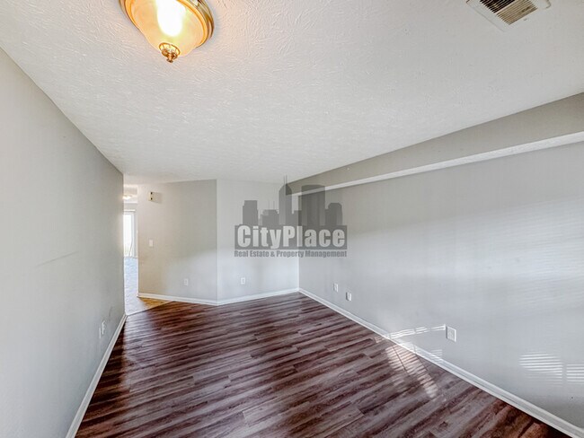 Building Photo - 2946 Carson Dr