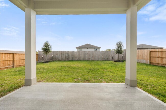 Building Photo - 251 Charles Rdg Dr