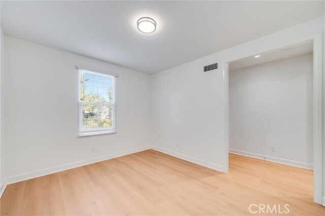 Building Photo - 64 Meander