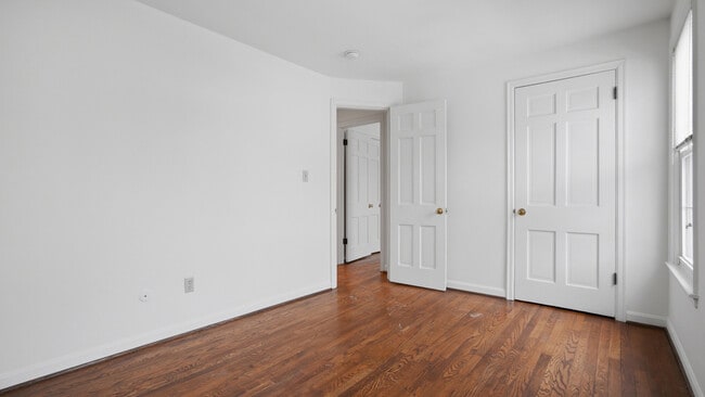 Building Photo - 6415 Howe St