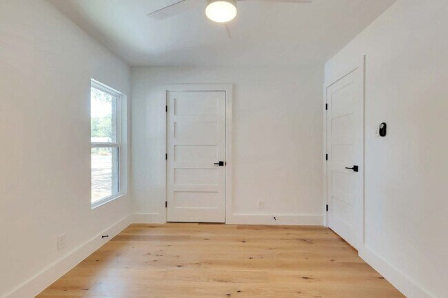 Building Photo - 1813 Magnolia Dr