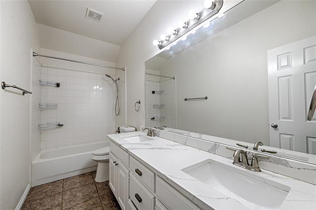 Building Photo - 752 Trails End Cir