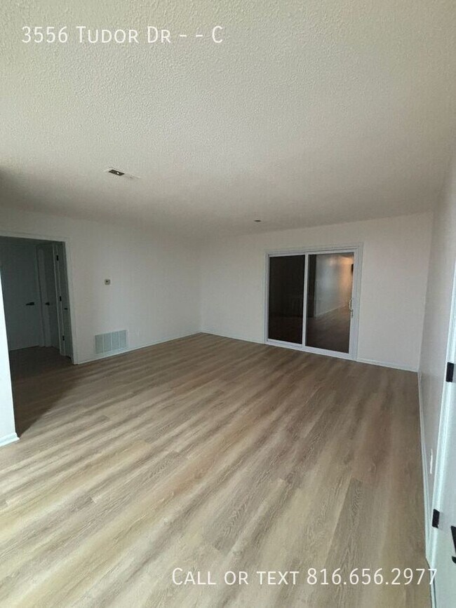 Building Photo - 3556 Tudor Dr