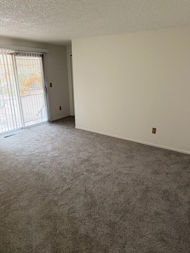 Building Photo - 2706 Powder Dr