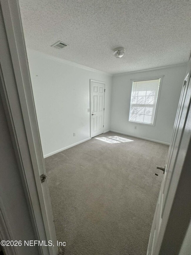 Building Photo - 176 Basin Dr