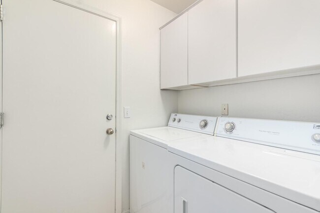 Building Photo - 44850 Bahia Dr