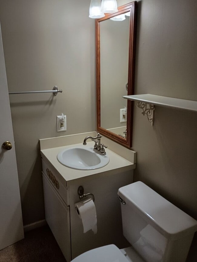 Building Photo - Easy Living