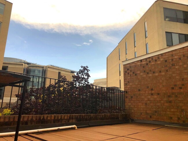 Building Photo - 900 24th St NW