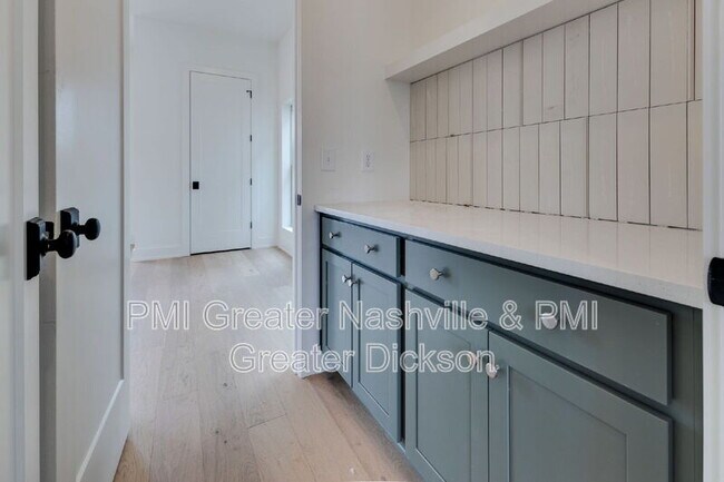 Building Photo - 404 Morningside Mnr