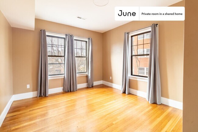 Building Photo - Private bedroom in 4 bed/2 bath Home