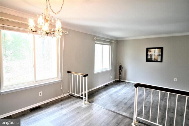 Building Photo - 8943 Centerway Rd