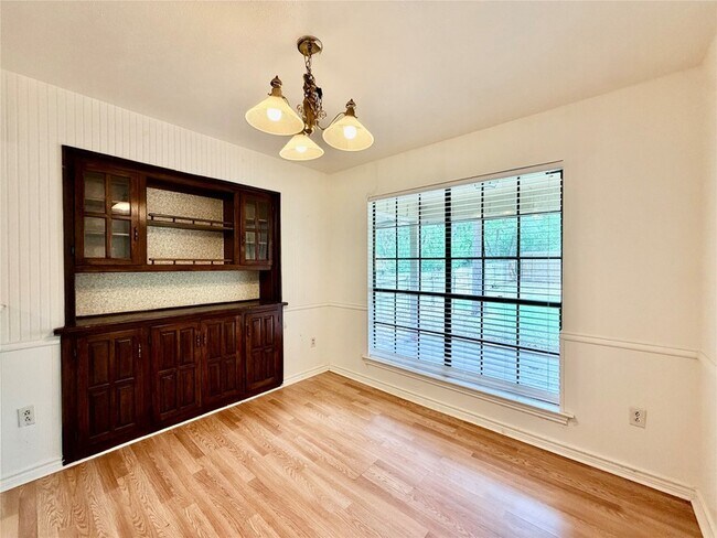 Building Photo - 1416 Sandy Creek Dr