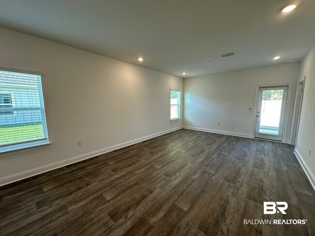 Building Photo - 13296 Shea Cir