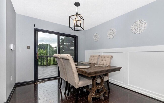 Building Photo - Beautifully maintained townhouse in New Market available before the new school year!