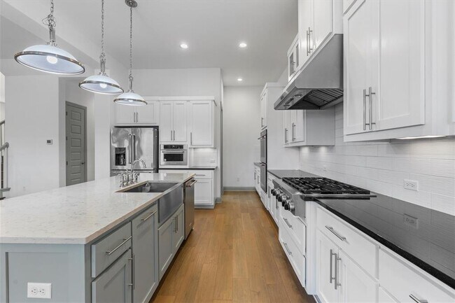 Building Photo - 16516 Leopold Trail