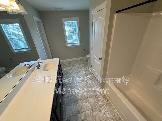 Building Photo - 850 Longleaf Pine Pl