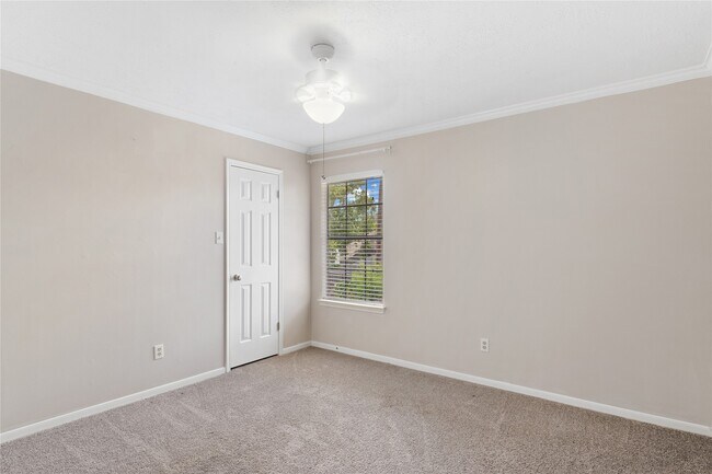 Building Photo - 11410 Meadowchase Dr