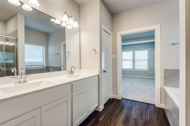 Building Photo - 17684 Tree of Heaven