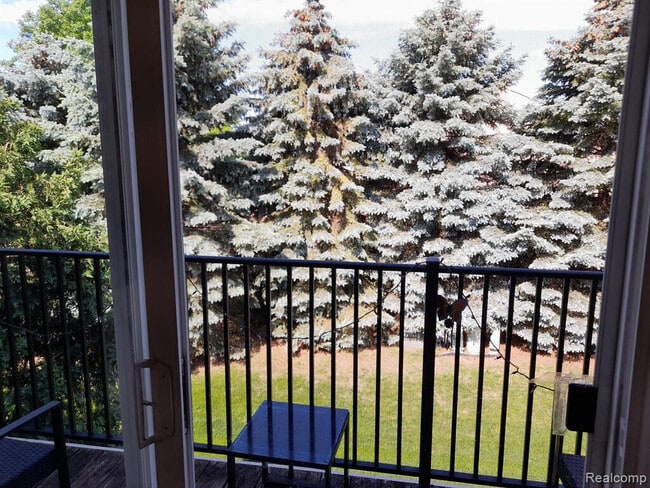 Building Photo - 14474 Shadywood Dr