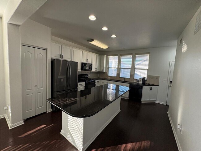 Building Photo - 177 Grace St