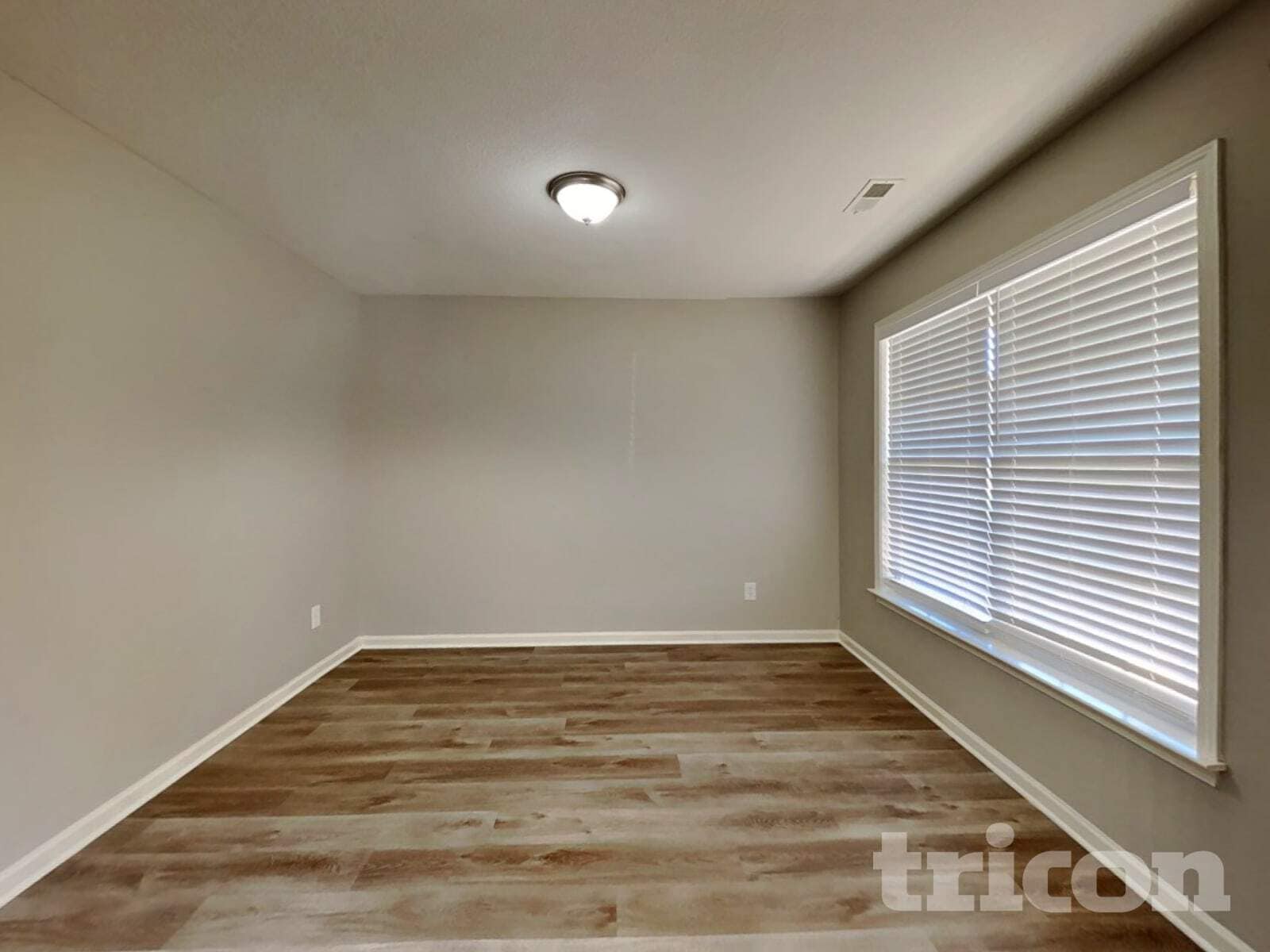 Building Photo - 303 Collingwood Ln