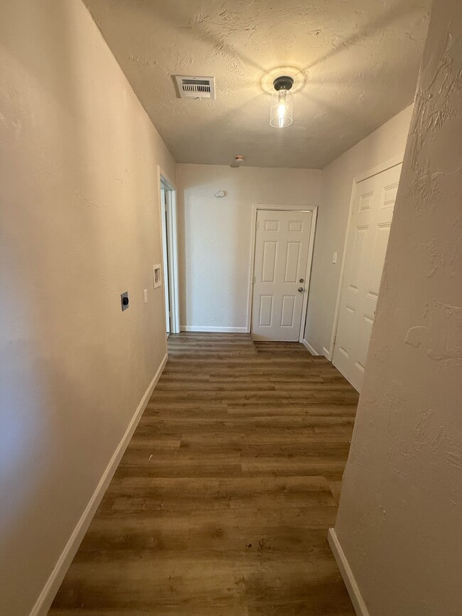 Building Photo - 6208 NW 34th St