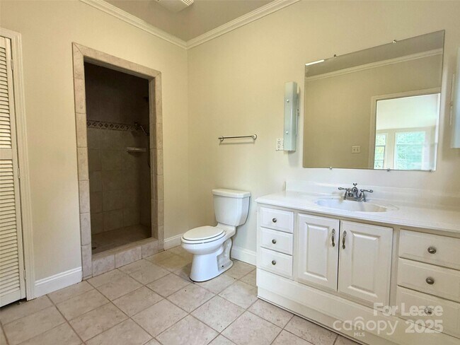 Building Photo - 500 Kirby Ln